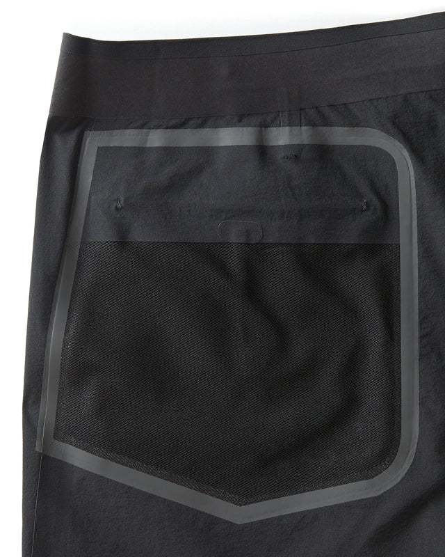 Short Apex Evolution Pitch Black Outerknown