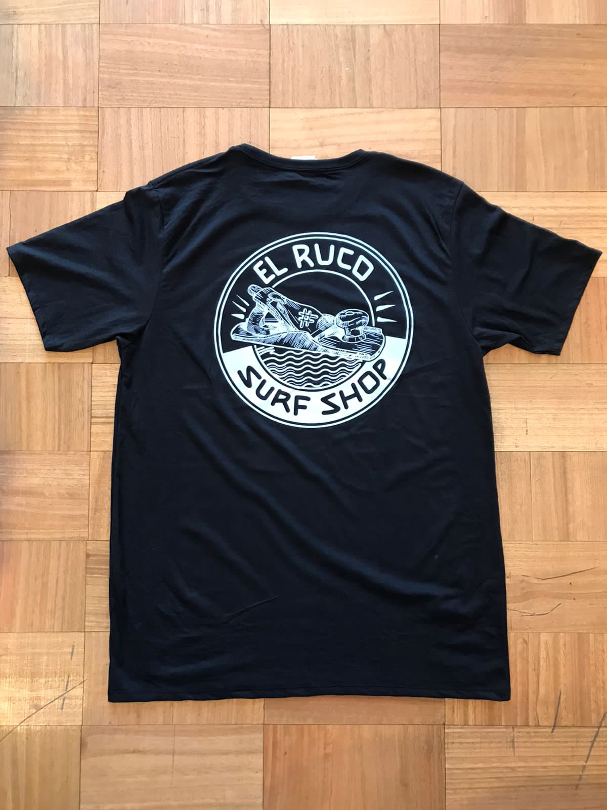 Polera MC Shaper Negro El Ruco - El Ruco Surf Shop