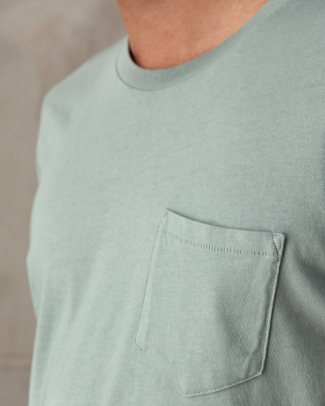 Polera Groovy Pocket Tee Basil Outerknown