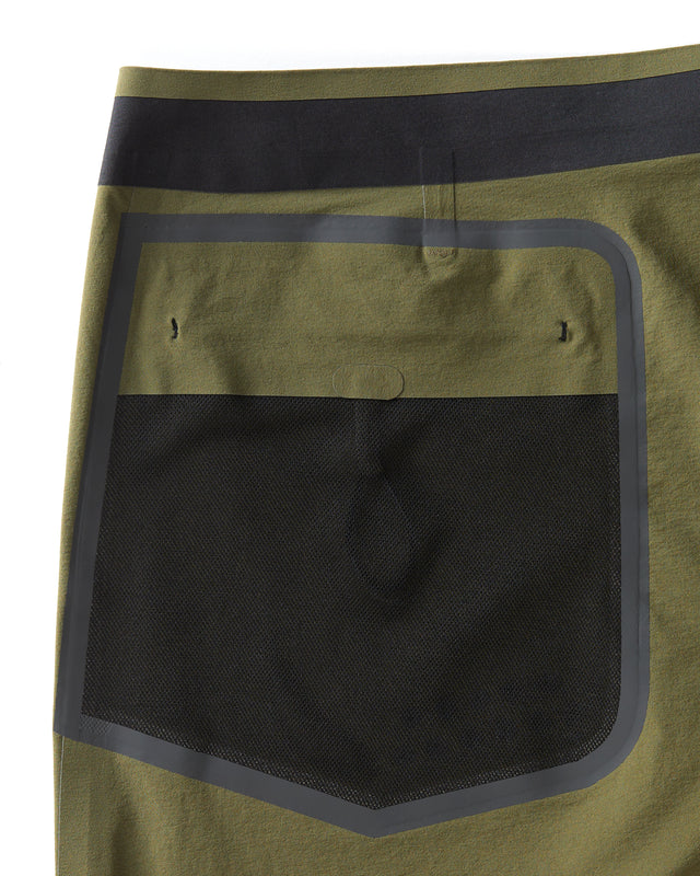 Short Apex Evolution Olive Night Outerknown