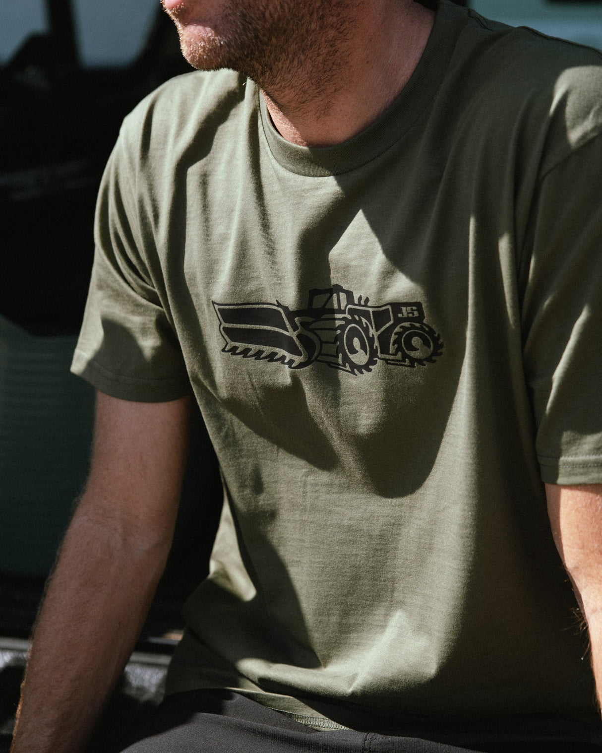 JS Traktor Tee Army